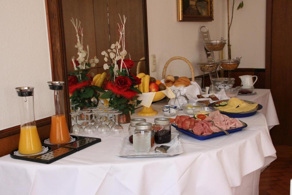 Hotel Diening Essen Bagian luar foto