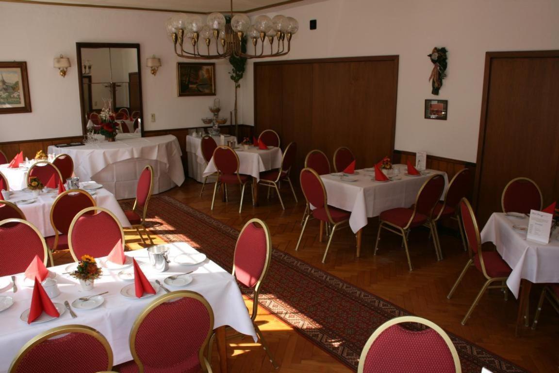 Hotel Diening Essen Bagian luar foto