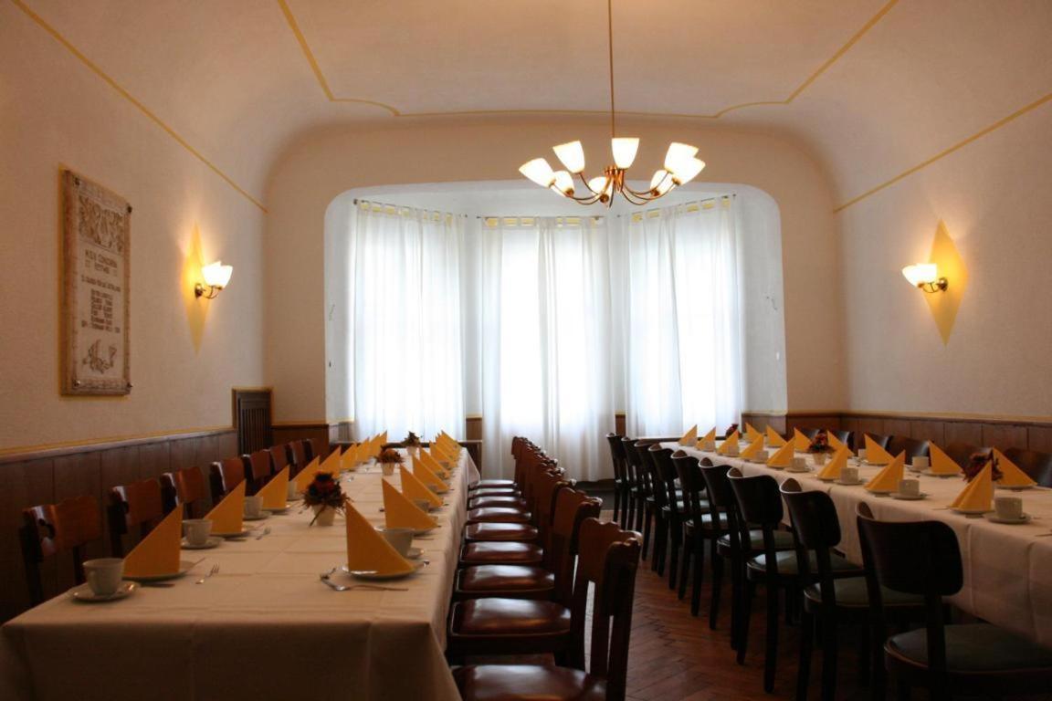 Hotel Diening Essen Bagian luar foto