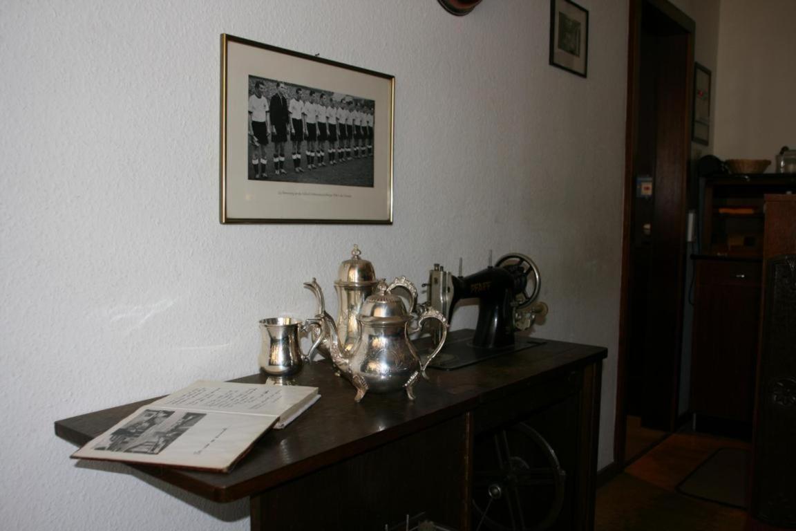 Hotel Diening Essen Bagian luar foto