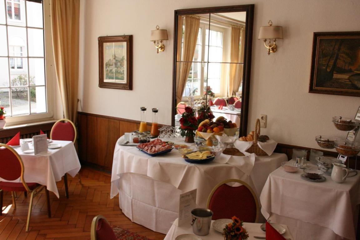 Hotel Diening Essen Bagian luar foto