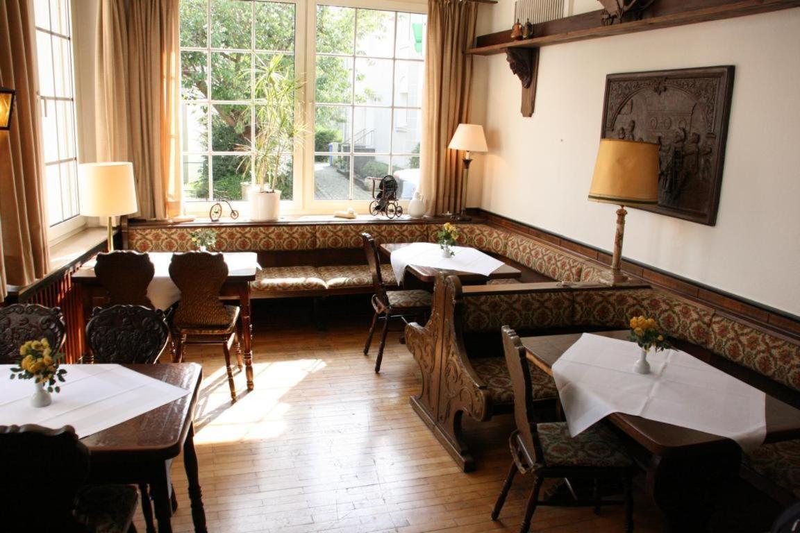 Hotel Diening Essen Bagian luar foto